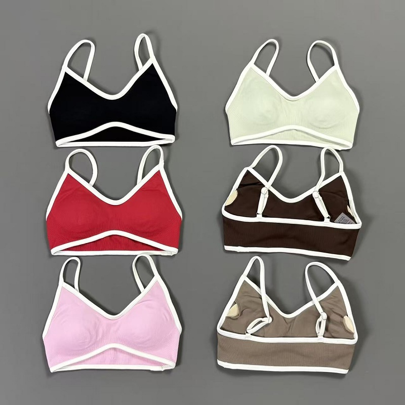 Crop Top Crochet - 女性用コントラストラインヨガブラ Vネック ホワイトエッジ 薄型ストラップ ワイヤーフリー パッド入りスポーツブラ