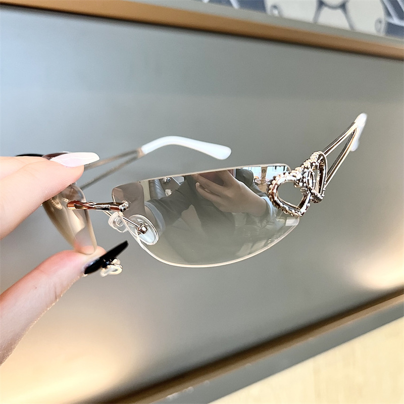 新しいオーバルキャットアイフレームレスマーキュリーサングラス - Sunglasses Cat Eye のレビューと価格
