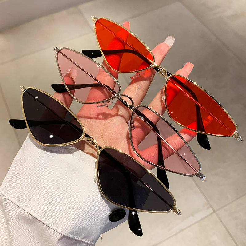 新型キャットアイスモールフレームサングラス、レトロサイクリン - Sunglasses Cat Eye のレビューと価格
